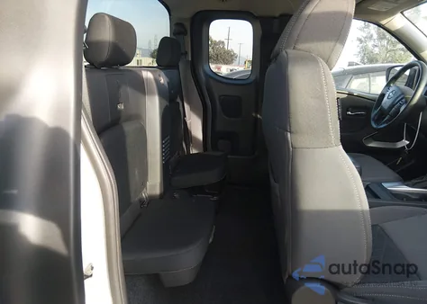 2025 Nissan Frontier King Cab Sv 4X4 z USA, uszkodzony, nr VIN 1N6ED1CM6SN613855